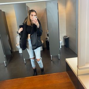 Meet your Posher, Alexandra